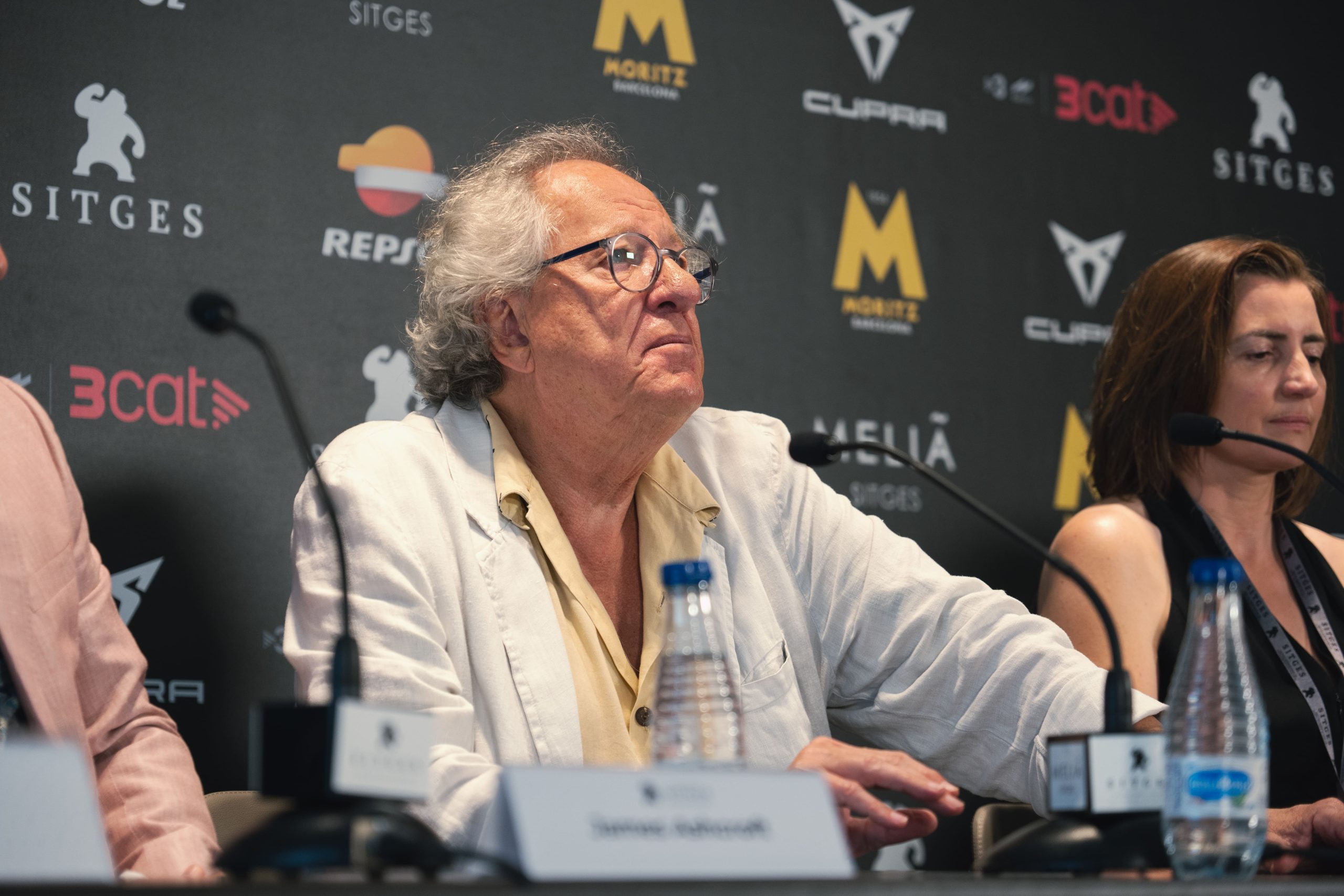 La 57ª edición del SITGES – Festival Internacional de Cinema Fantàstic de Catalunya da la bienvenida al actor australiano Geoffrey Rush, mejor conocido como el Capitán Barbossa, quien nos presenta su nueva The Rule of Jenny Pen, co-protagonizada junto a John Lithgow.
